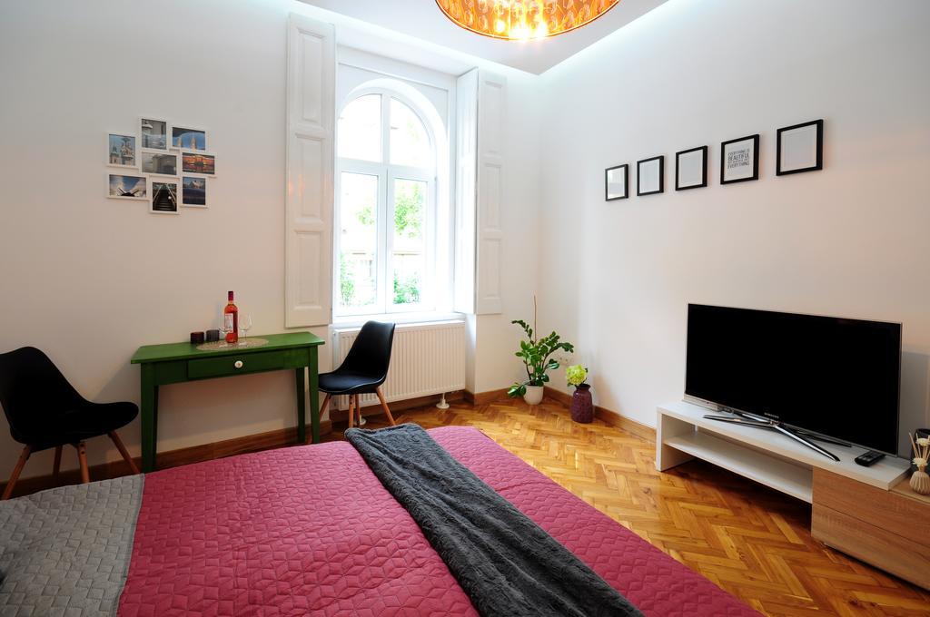 Stylish Apartman Szeged Ngoại thất bức ảnh